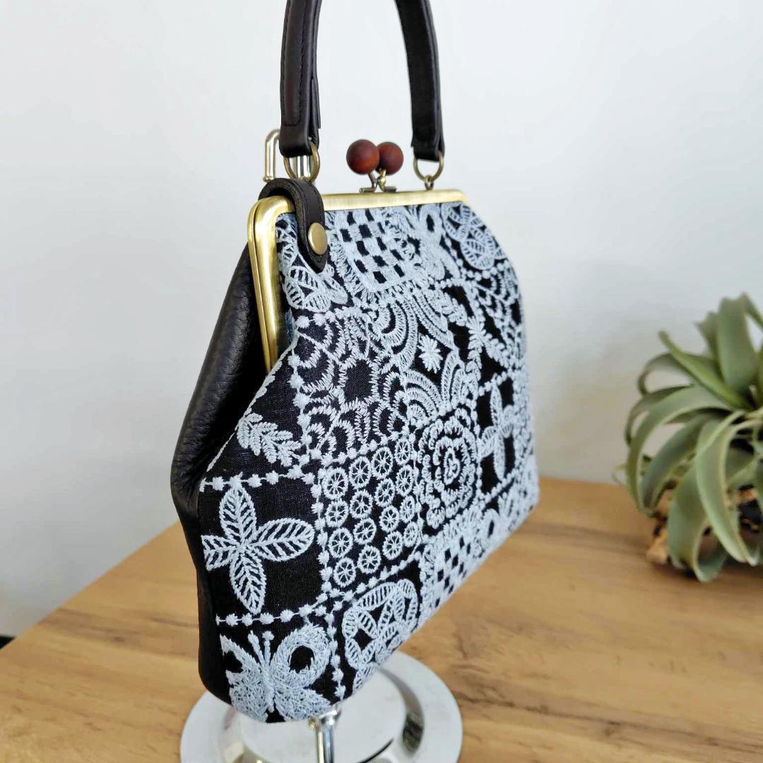 【専用】/フォレストタイルグレイ/木玉がま口革チョコ