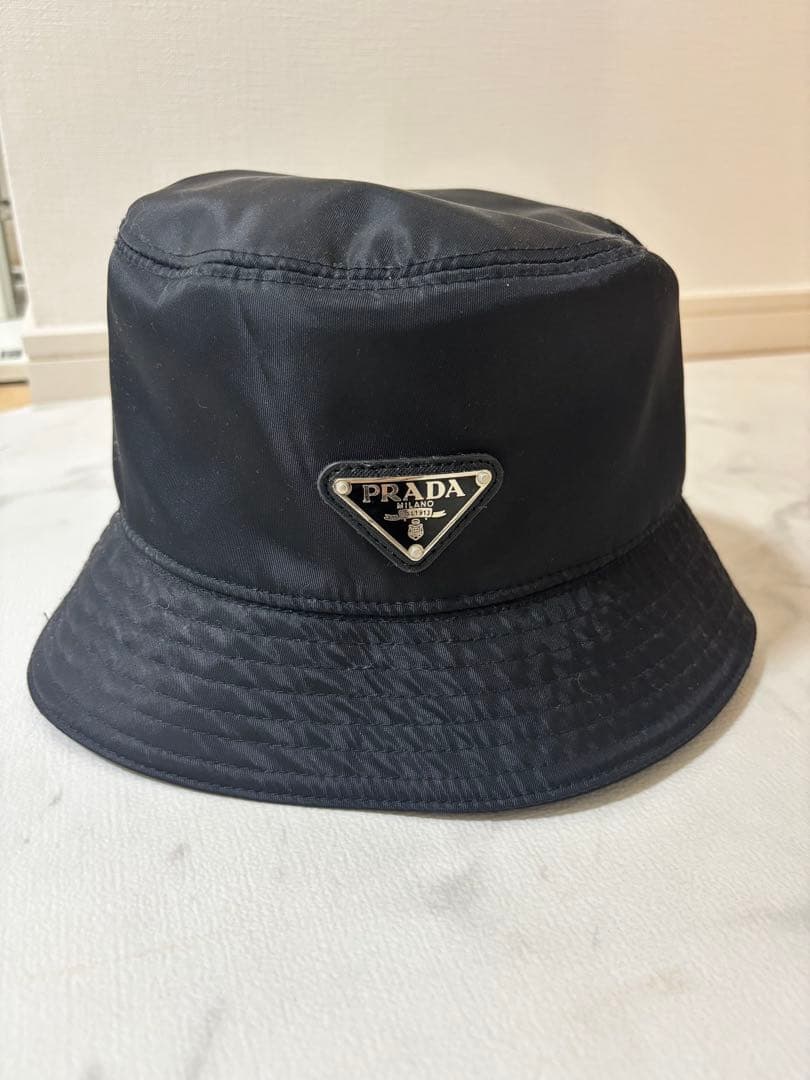 PRADA 黒 バケットハット M