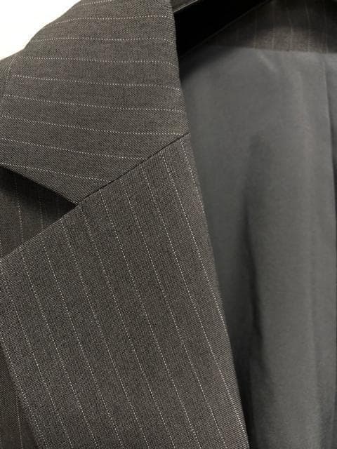 新品☆17号LLグレー系ストライプ♪セミフレアスカートスーツ♪オフィス☆a479