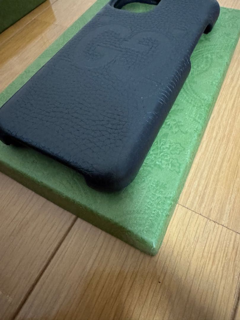 GUCCI iPhone 15用レザーケース 新品