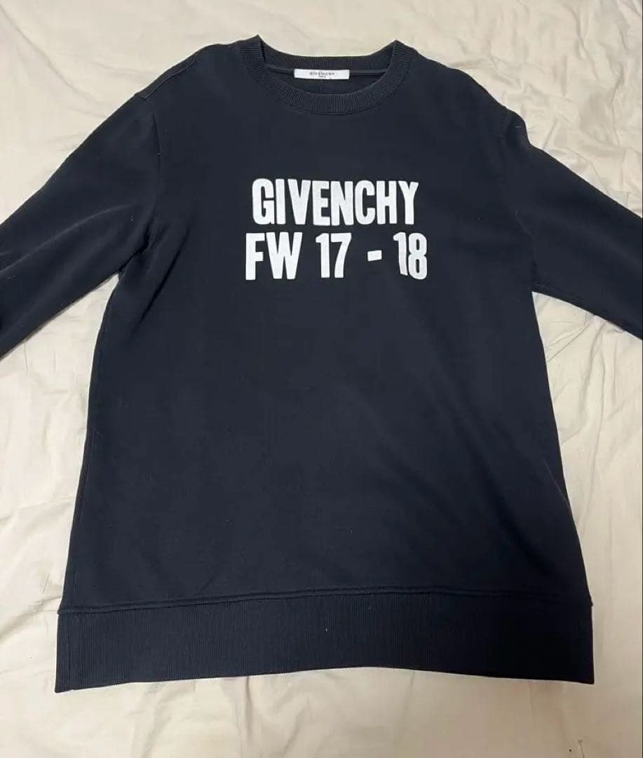 【最終値下げ】GIVENCHY（ジバンシー）スウェット