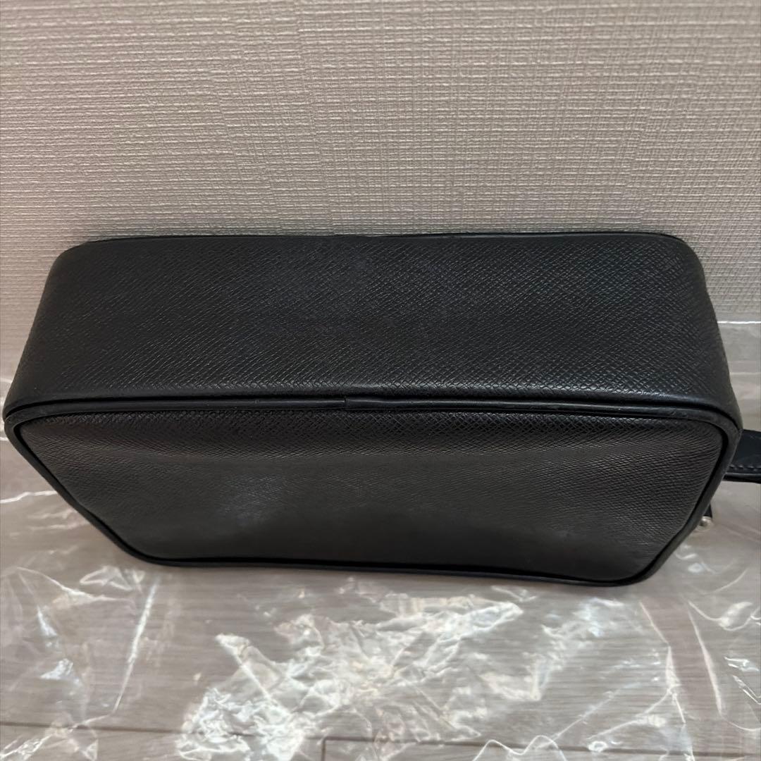 ルイヴィトン　タイガ　セカンドバック