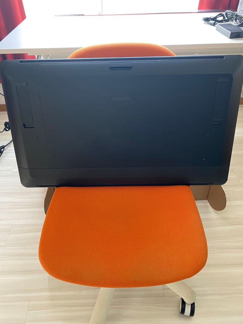 液タブ・ペンタブ Wacom Cintiq Pro 24 (DTH-2420)