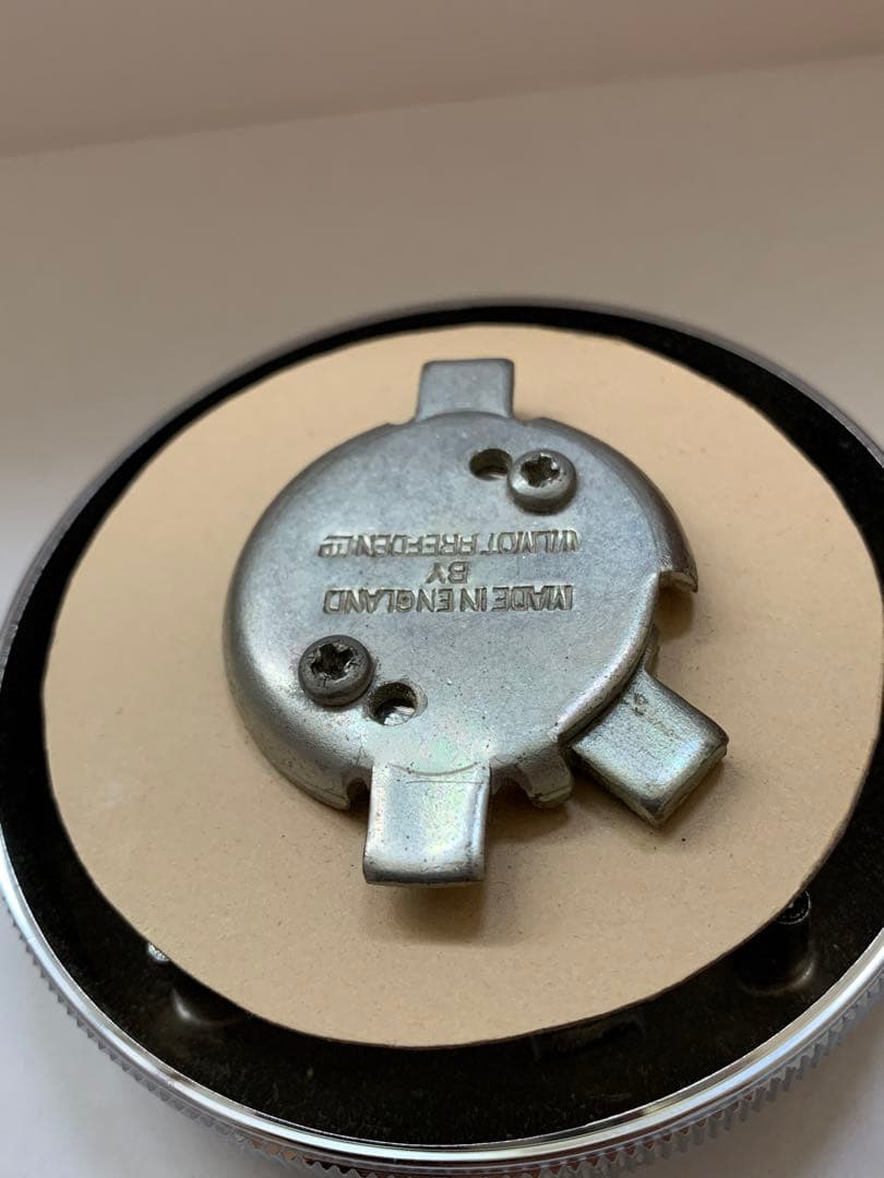 ガソリンキャップ　ローバーミニクーパー　レイランド　フューエルフィラーキャップ