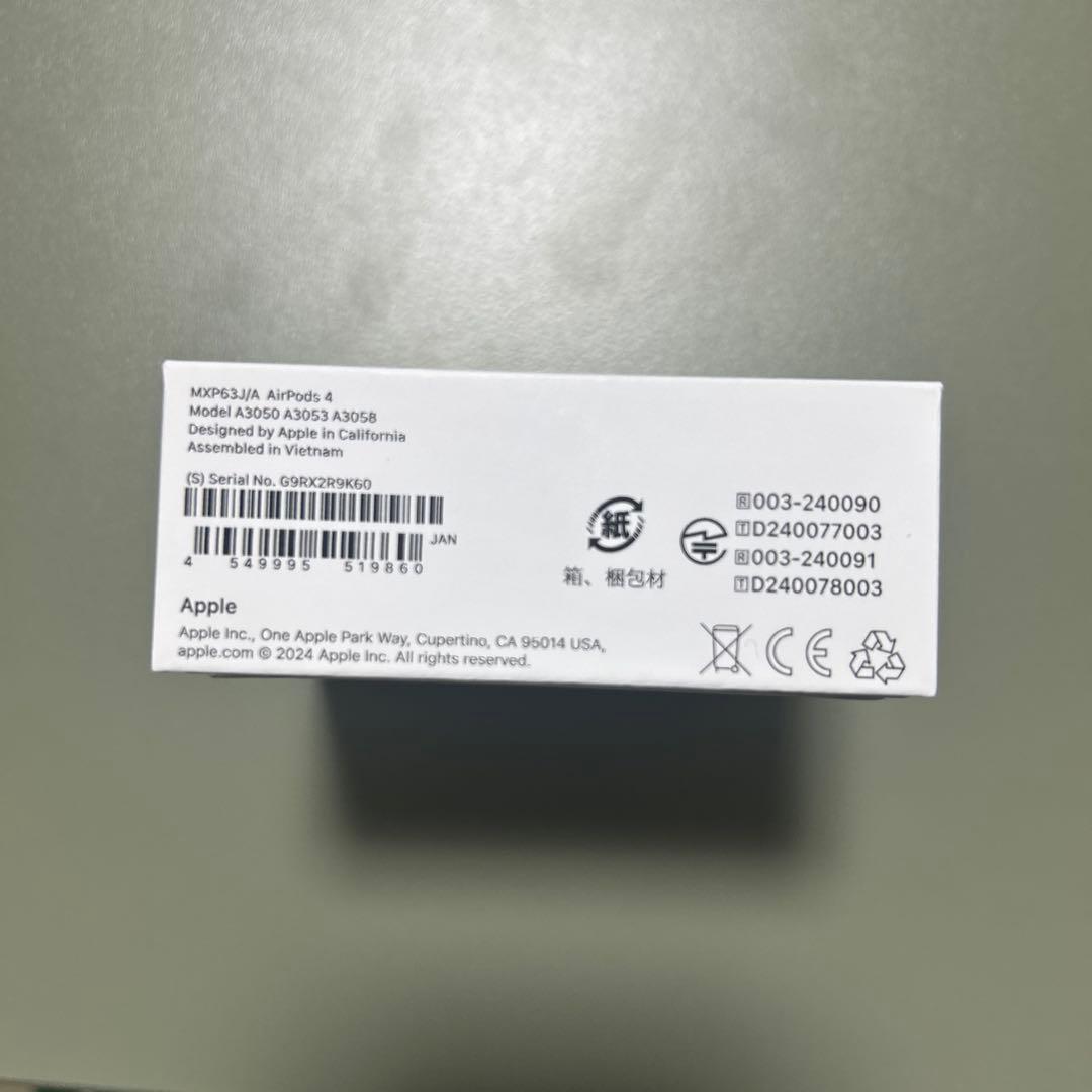 【新品未使用】AppleAirPods4 (ノイズキャンセリング非搭載)