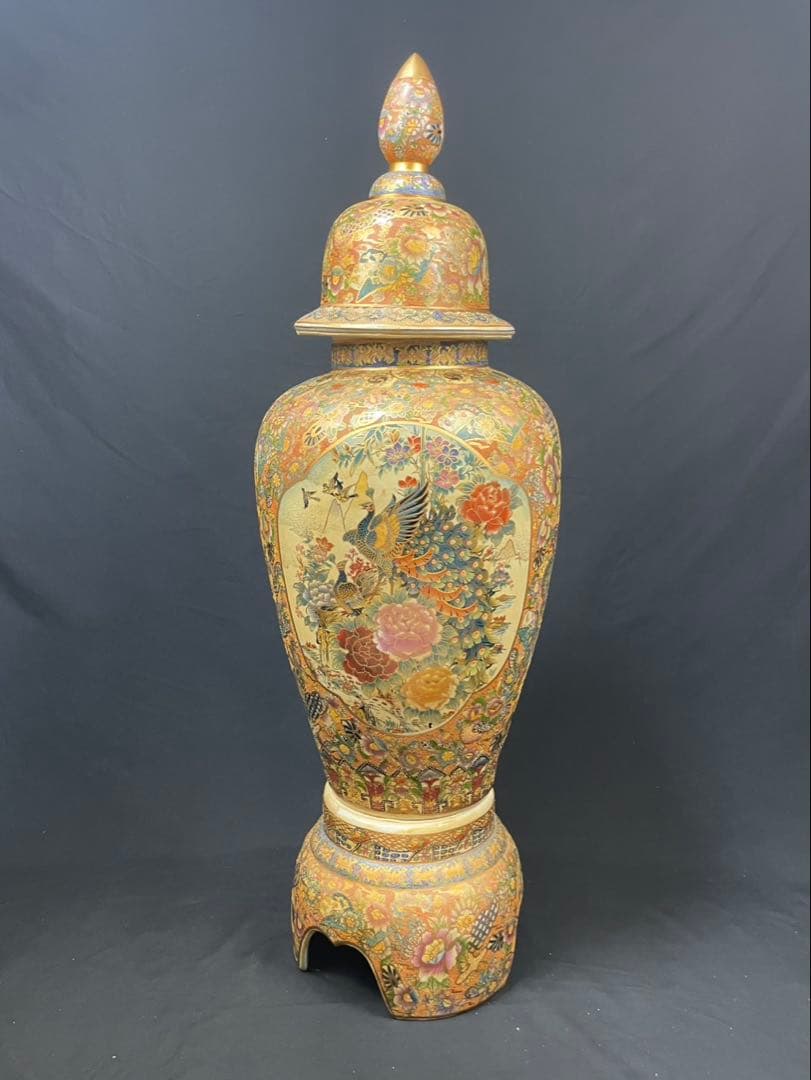 薩摩 特大 沈香壺 花鳥図 高さ約127cm 飾壺 特大花瓶 牡丹 孔雀 金彩