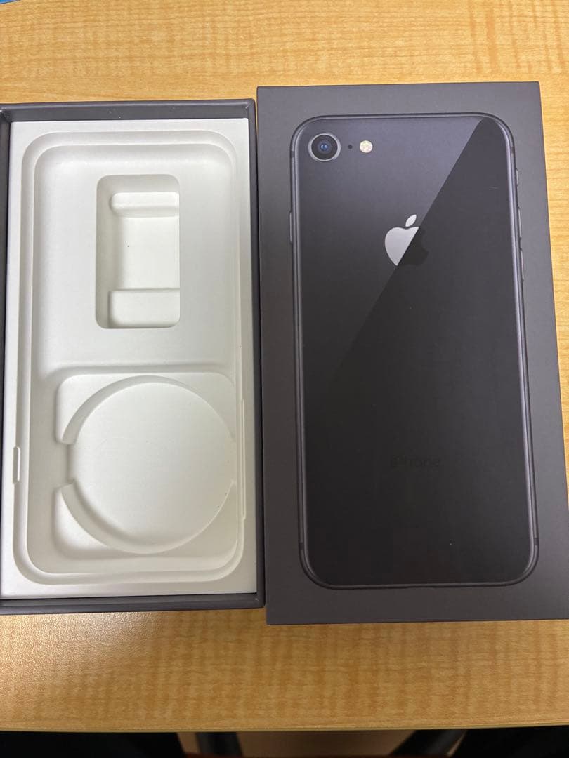 Apple iPhone 8 (MQ782JA) 64GB【美品】