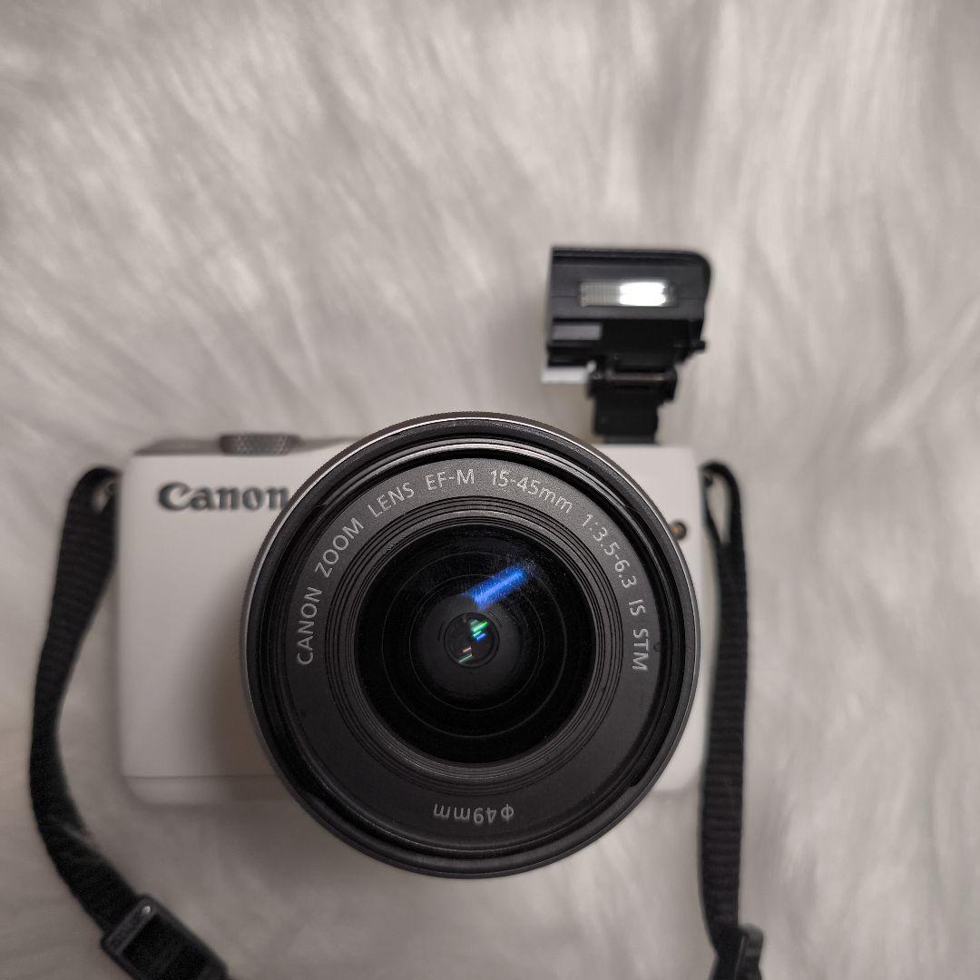 Canon EOS M10 ホワイト 15-45mmレンズ付き