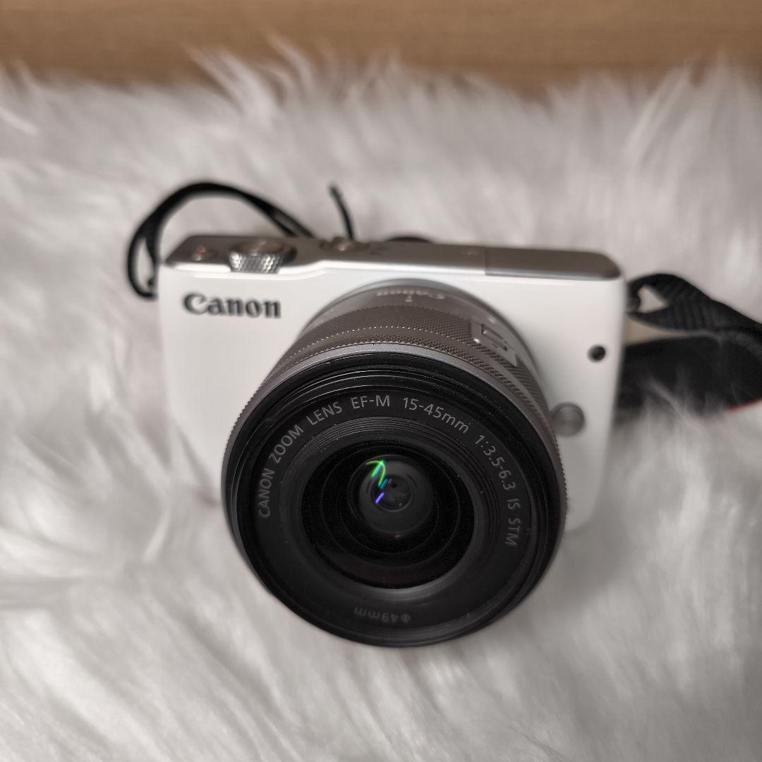 Canon EOS M10 ホワイト 15-45mmレンズ付き