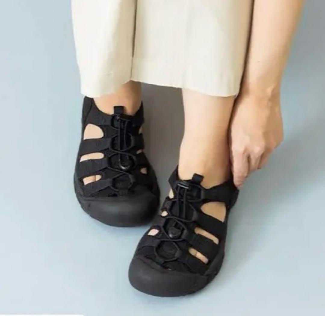 KEEN ウィメンズ ニューポート エイチツー サンダル ブラック 24.5cm