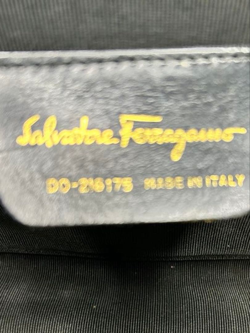 ☆美品　フェラガモ　チェーンかごショルダーバッグ☆夏