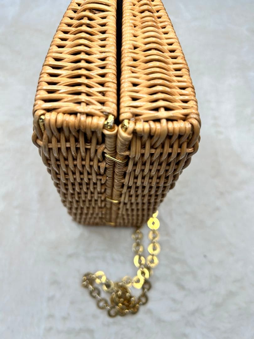 ☆美品　フェラガモ　チェーンかごショルダーバッグ☆夏