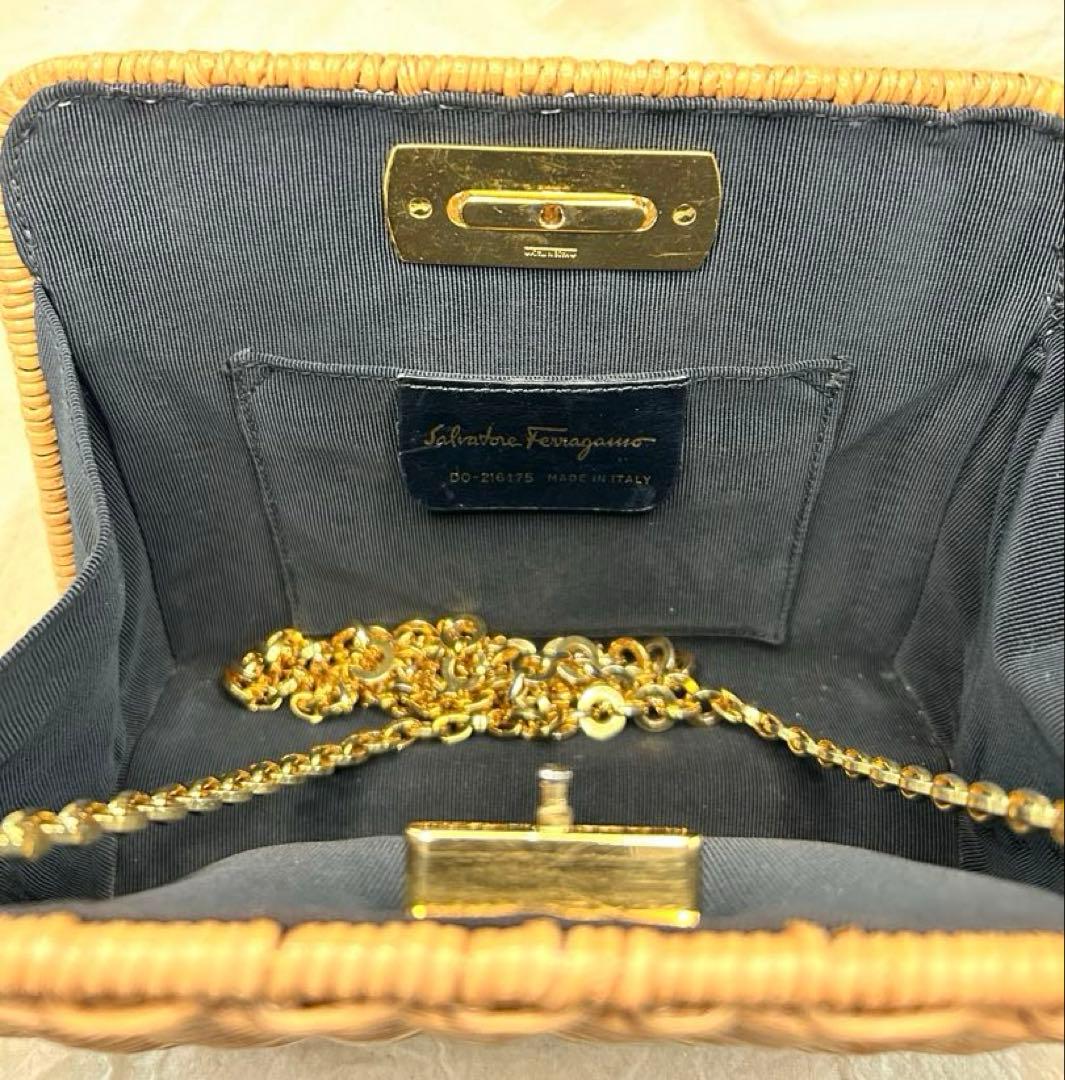 ☆美品　フェラガモ　チェーンかごショルダーバッグ☆夏