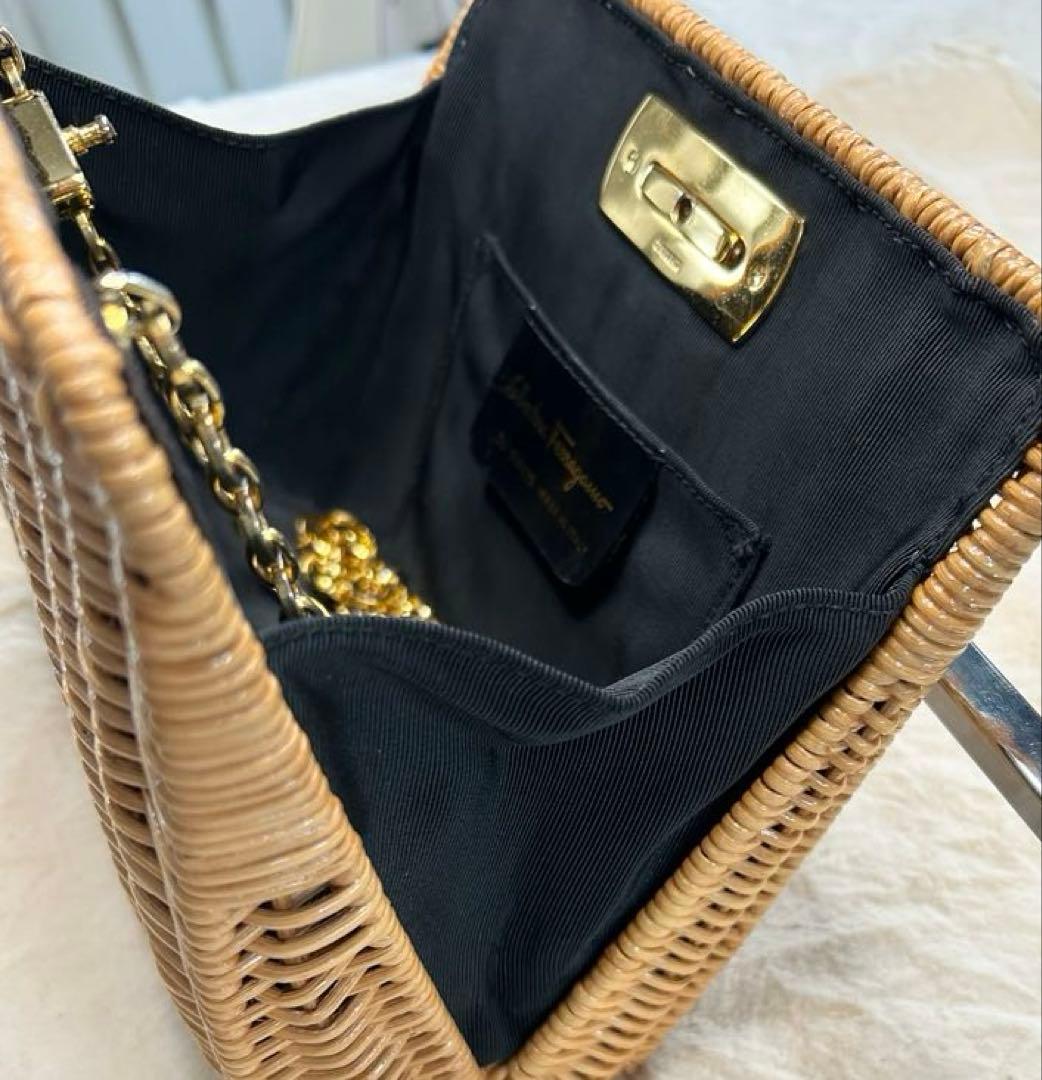 ☆美品　フェラガモ　チェーンかごショルダーバッグ☆夏