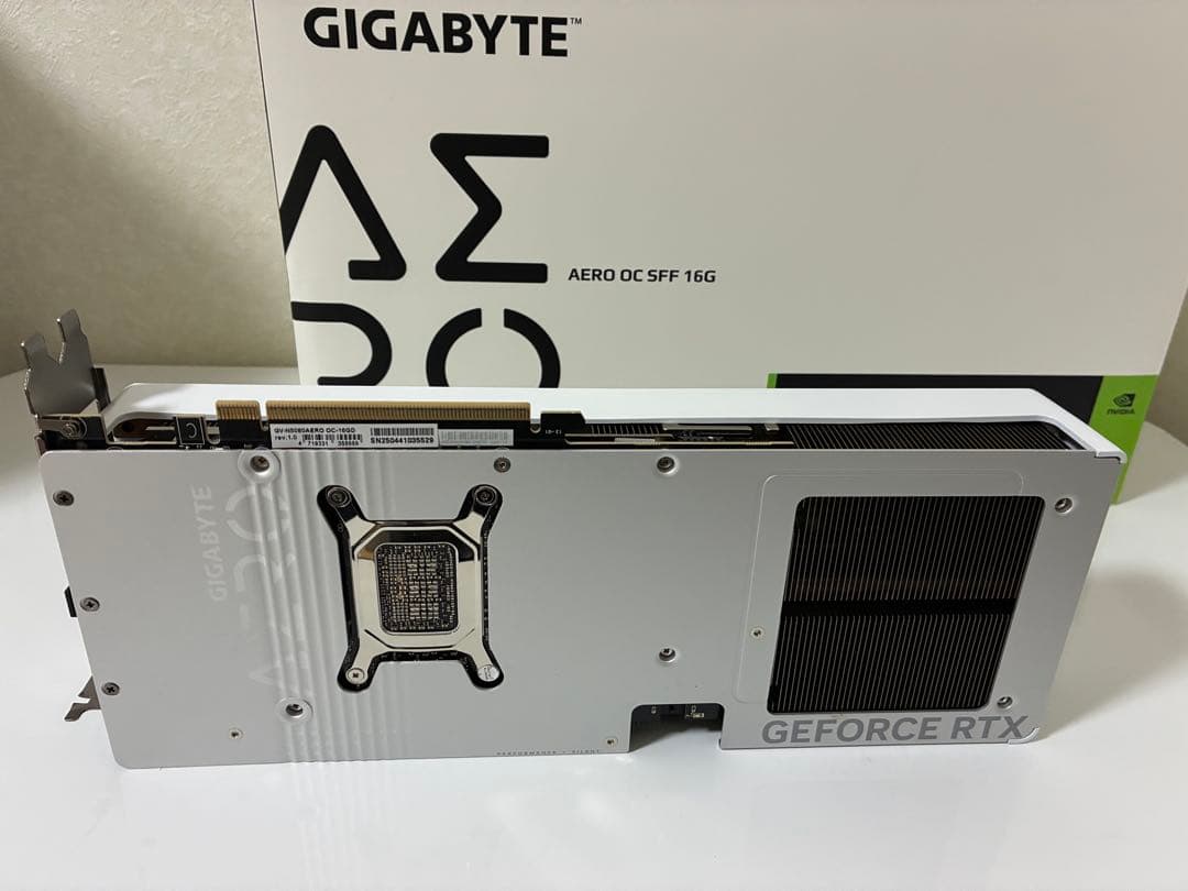 GeForce RTX™ 5080 AERO OC SFF 16G
