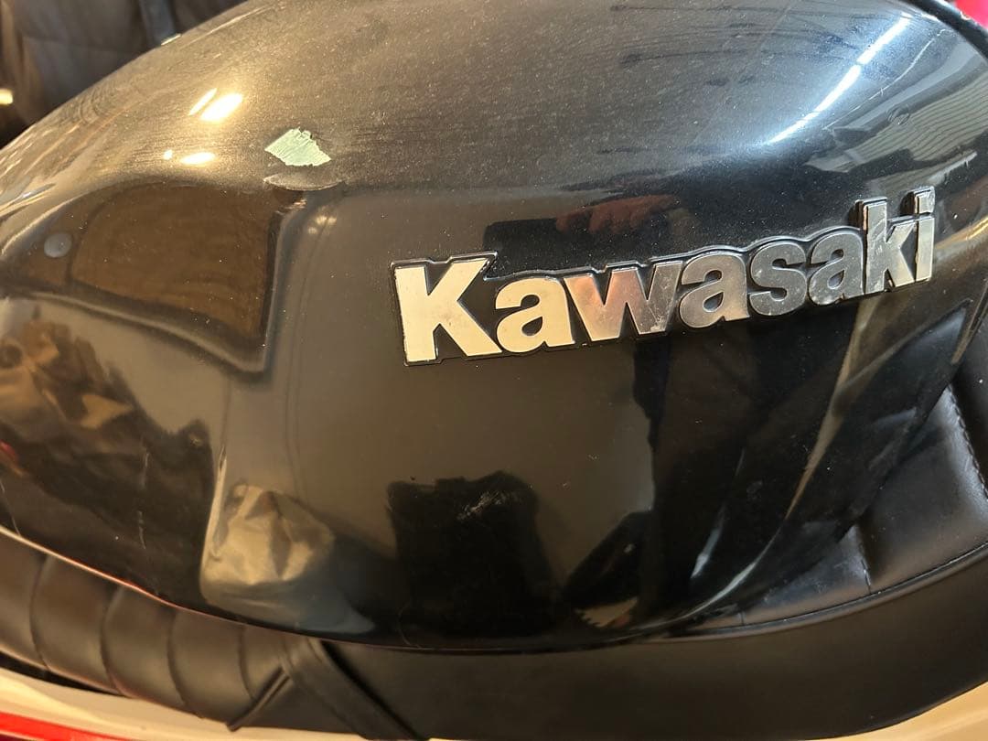 ゼファーχ外装、タンク、サイドカバー、テールカウル