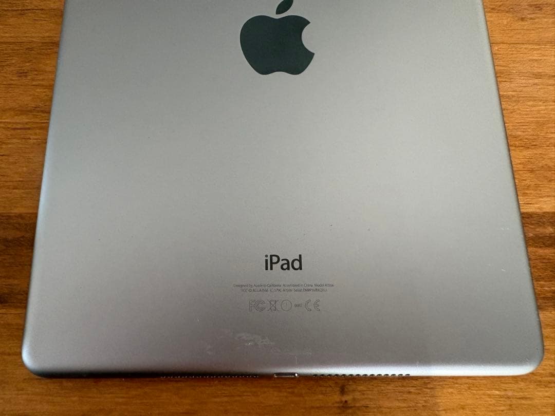 Apple iPad Air シルバー 本体