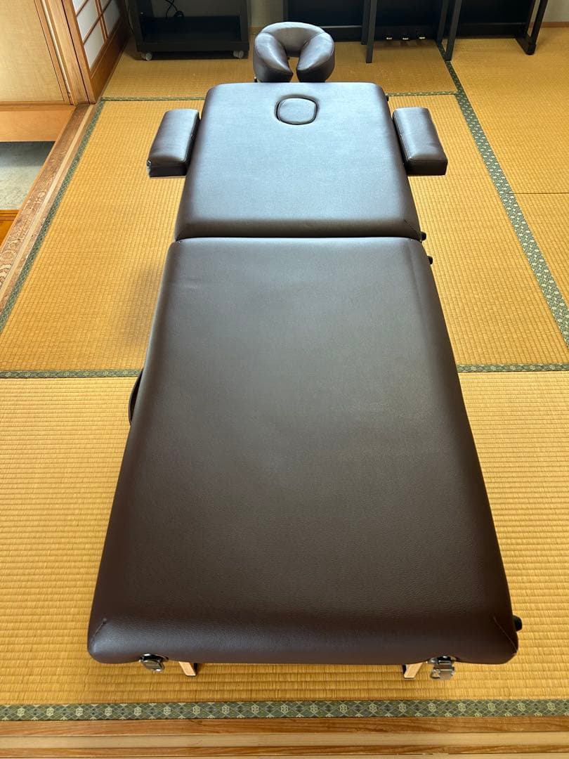 折りたたみ式施術ベッド