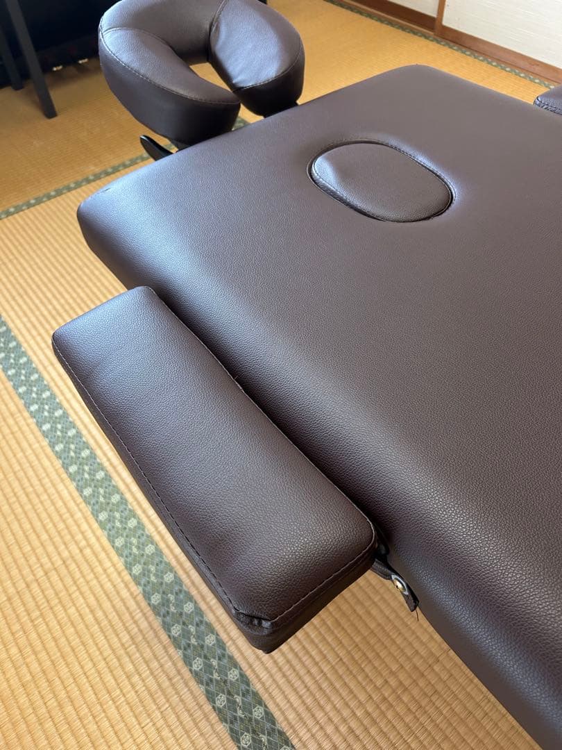 折りたたみ式施術ベッド