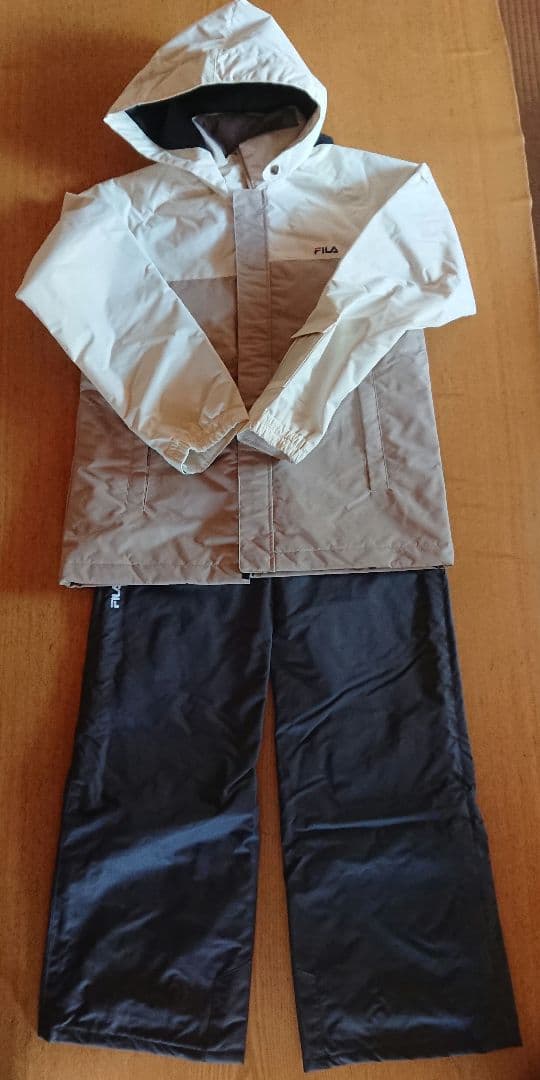 FILA　ジュニア用スキーウェア　超美品