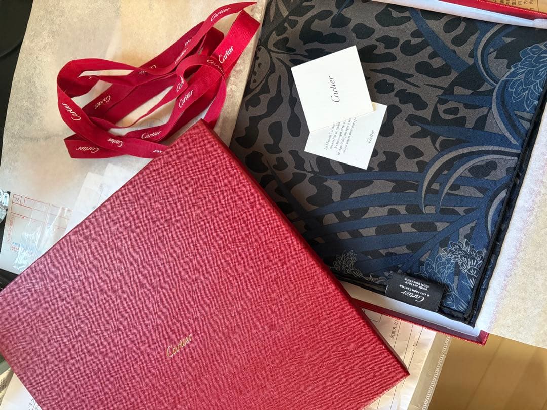 Cartier レオパード柄 シルクハンカチ