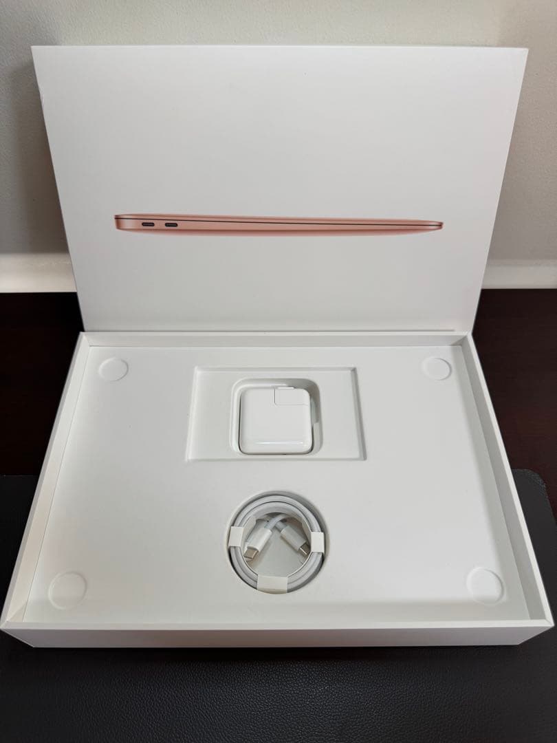 MacBook Air 2020 M1、500GB ストレージ、