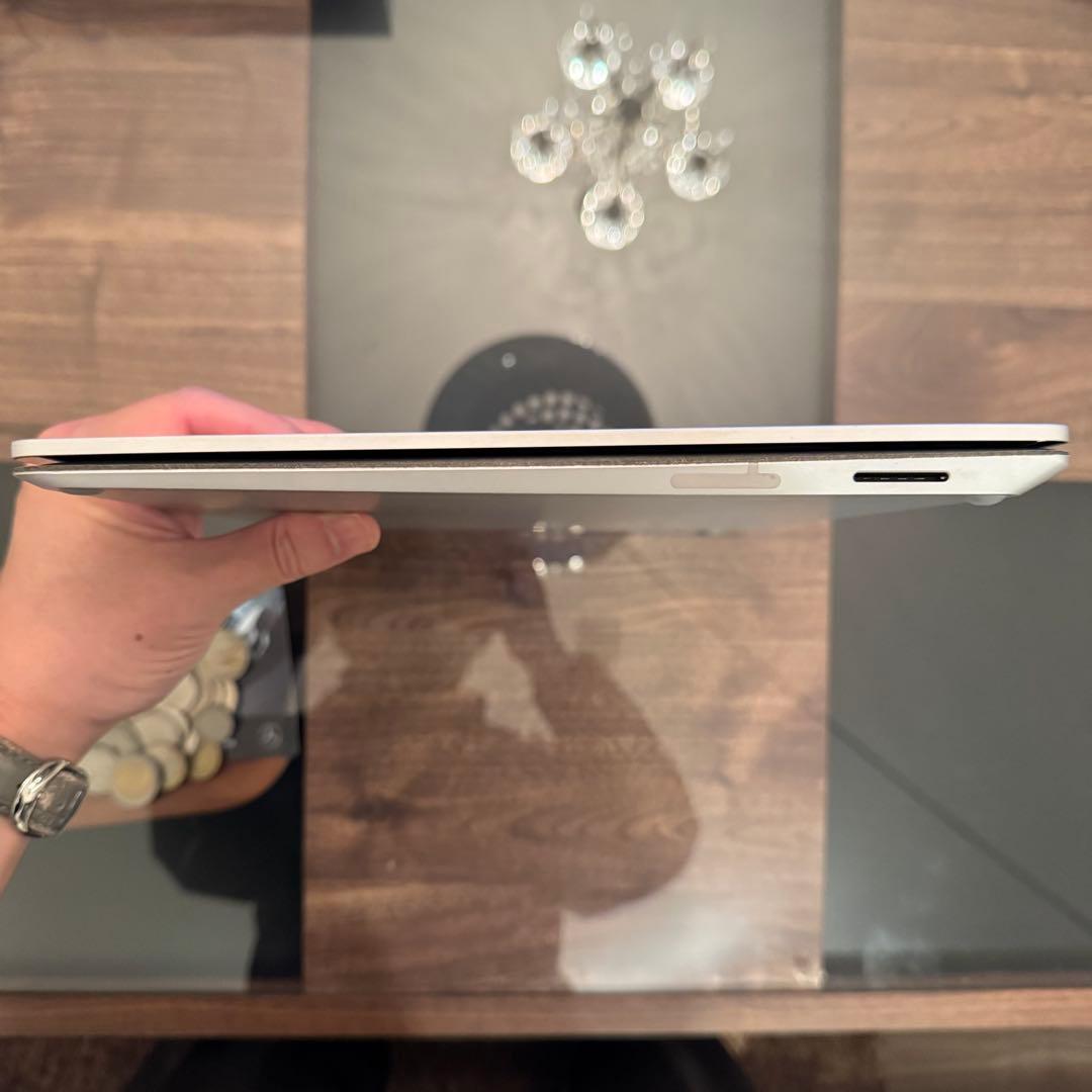 【美品】Surface Laptop2 13.5インチ プラチナ 256GB