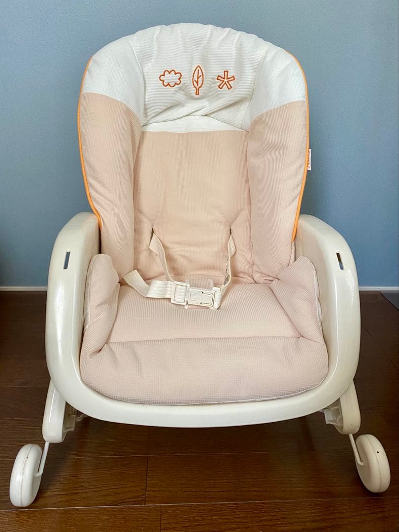 コンビ　プルメアS （ベビーラック　ローチェア　食事イス）