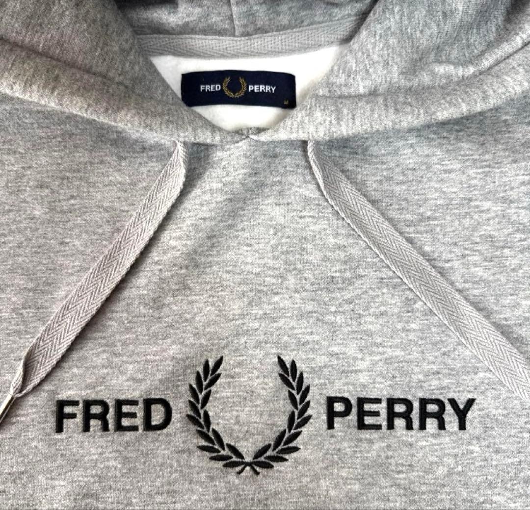 FRED PERRY 裏起毛スウェットパーカー グレー　スウェット