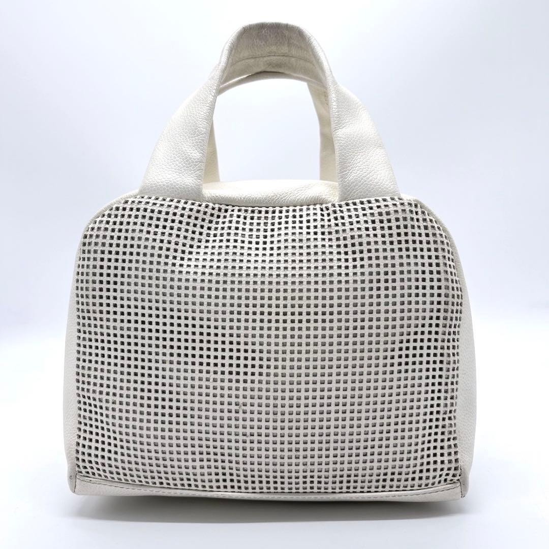 シャネル　キャビアスキン　デカココマーク　パンチング　ハンドバッグ　白　9番台