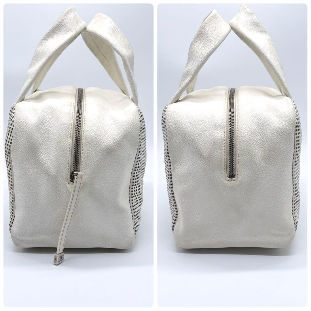 シャネル　キャビアスキン　デカココマーク　パンチング　ハンドバッグ　白　9番台