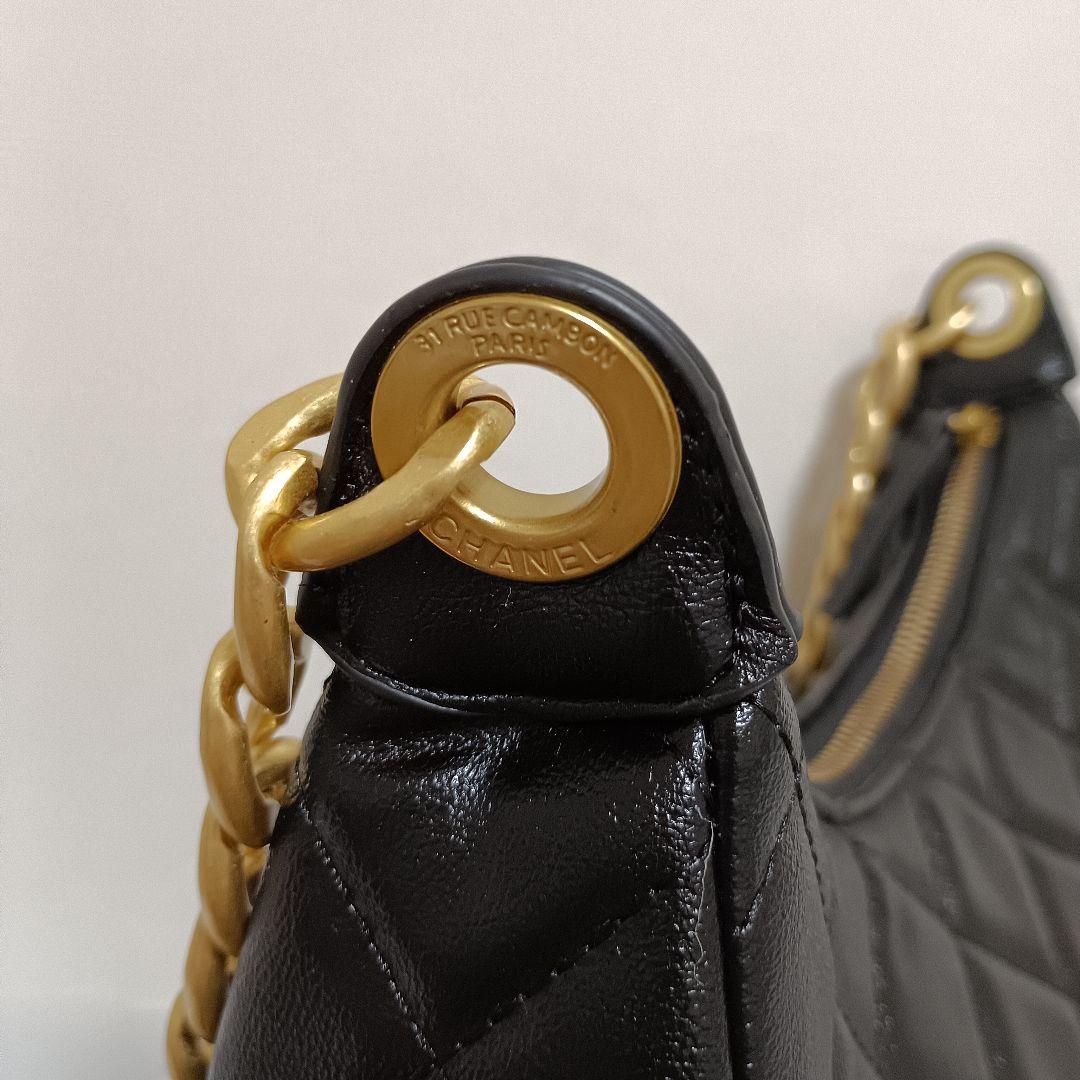 CHANEL ブラック ショルダーバッグ
