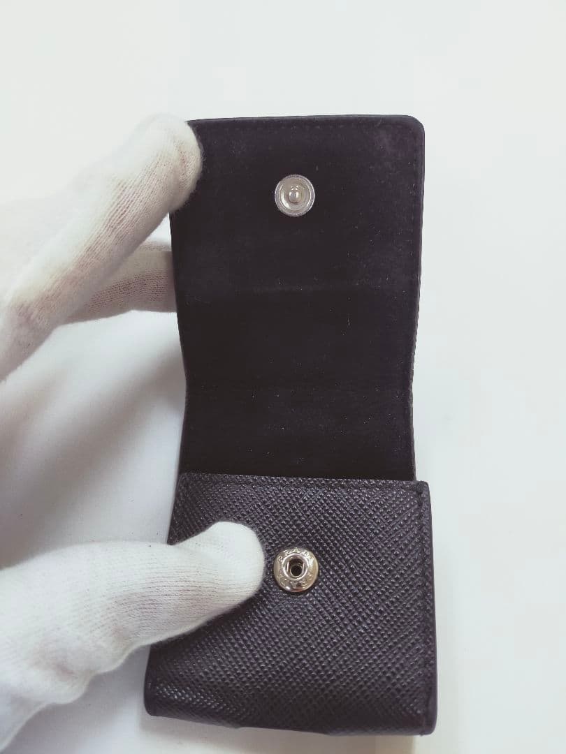 【美品】PRADA イヤホンケース　サフィアーノ