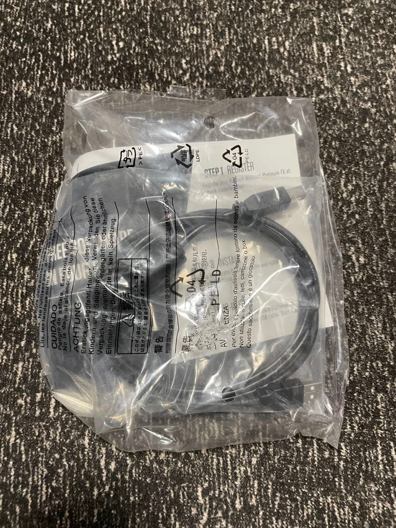 Numark Mixtrack Platinum FX コントローラー