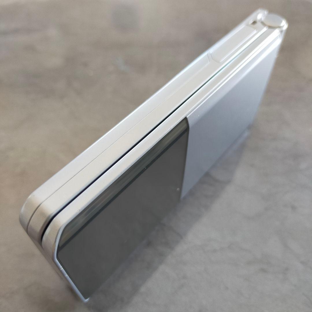 ★docomoＦ-03★arrows　SIMロック解除済　シルバー　ナノシム4G