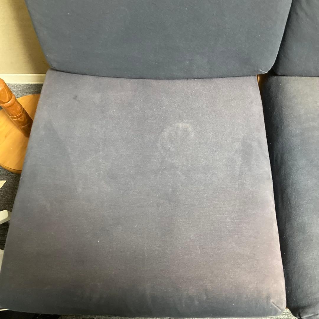 無印良品　リビングでもダイニングでもつかえるソファチェア　左