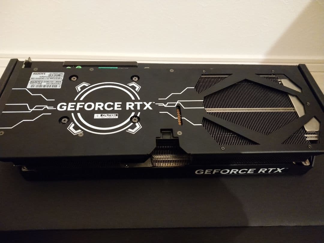 RTX4070 玄人志向　3連ファン