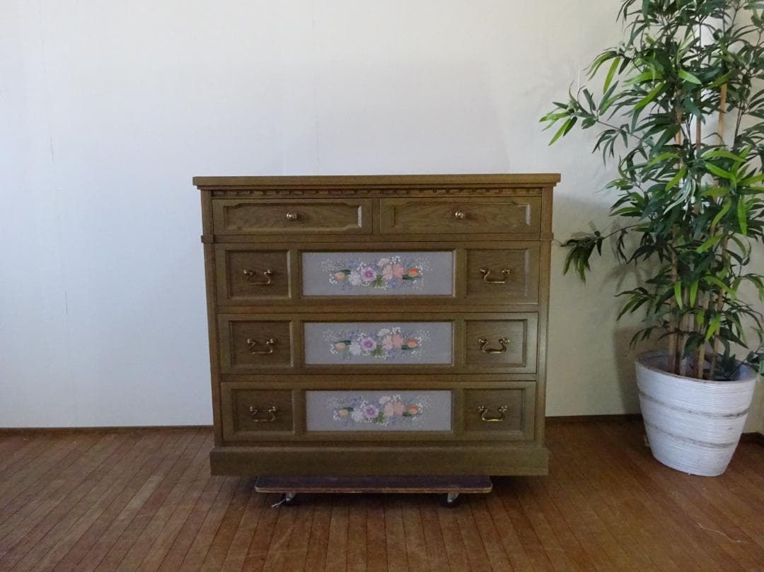 神戸洋家具/伊藤家具　4段チェスト　整理箪笥　オーク無垢材　花図柄刺繍