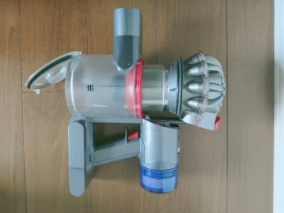 dyson v8 fluffy + SV10K SLM2 中古品動作確認済み。