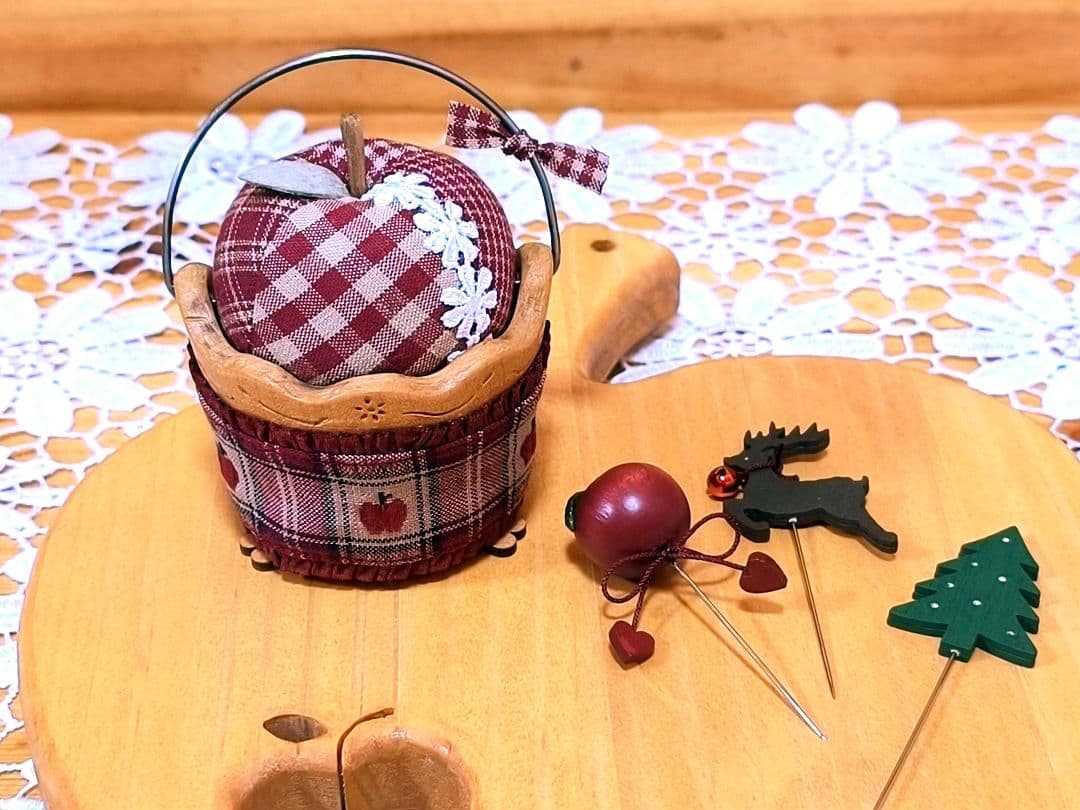 ⭐️アメリカンカントリー雑貨♥サンタさんからの贈り物ෆ飾り彫りりんごෆバスケット