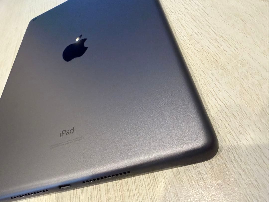Apple iPad スペースグレー 第7世代