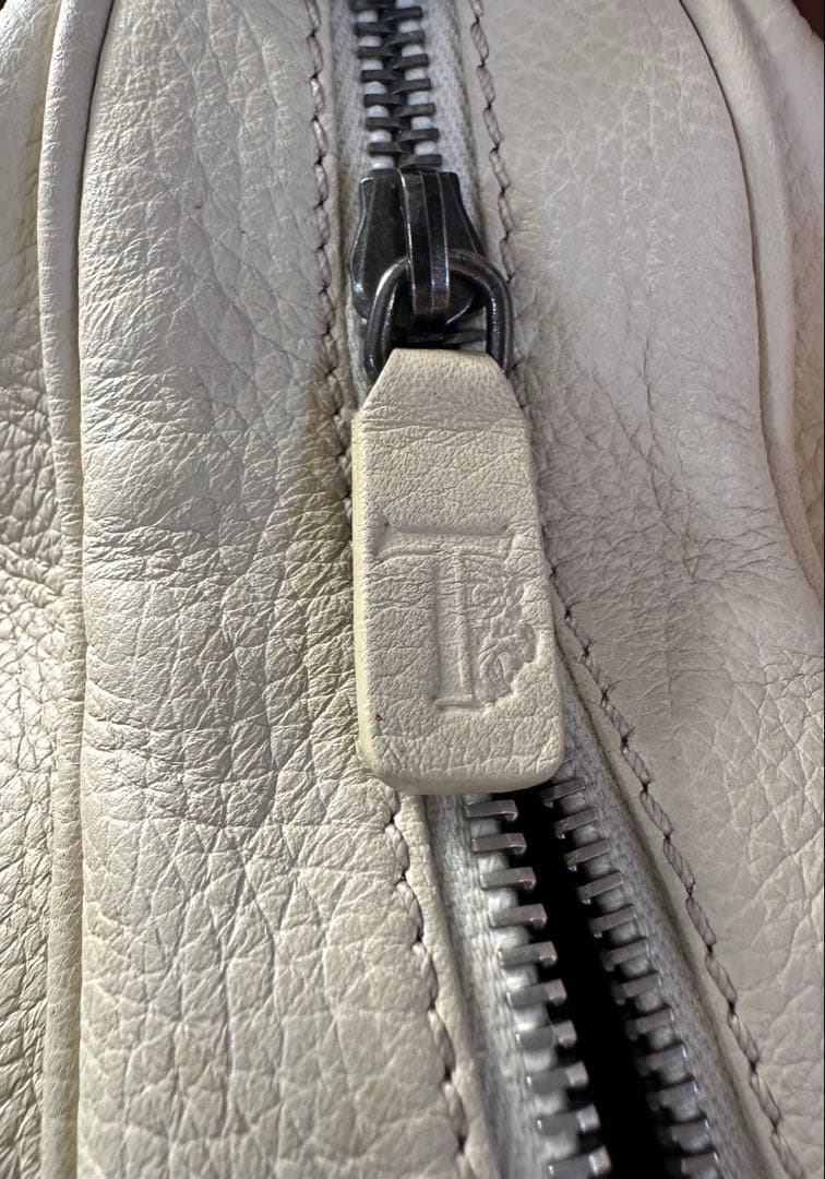 Tod’s ワンショルダー　革オフホワイト　バッグ