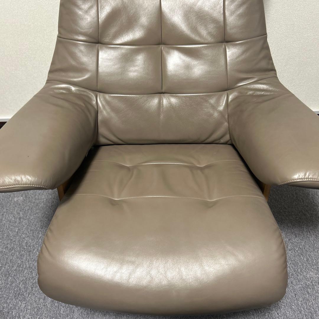 カリモク　ザファースト　(オットマンと同時購入)