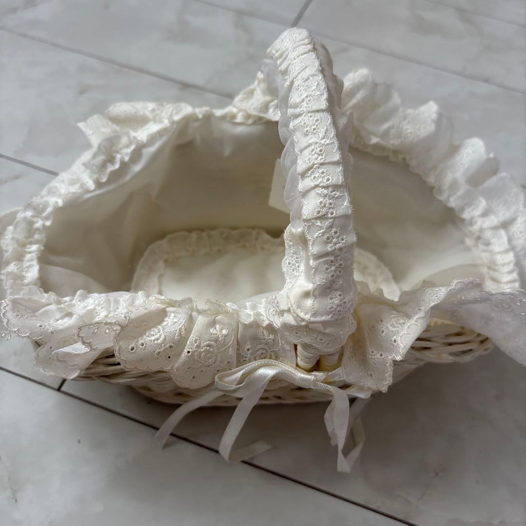 ルプラ　白いレース付き小物入れバスケット