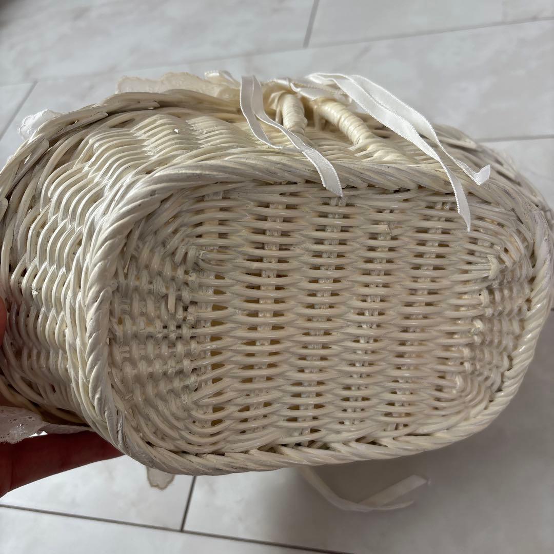 ルプラ　白いレース付き小物入れバスケット