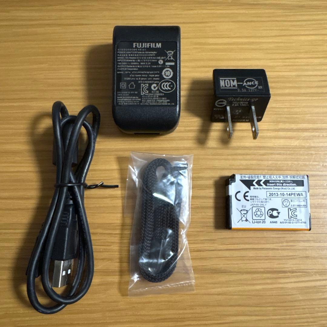 FUJIFILM （富士フイルム）XQ1 デジタルカメラ ブラック