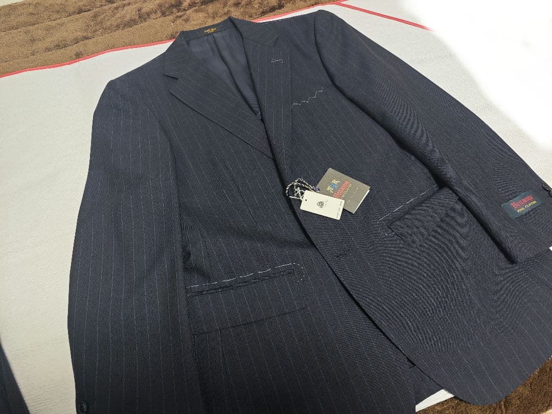 ​【新品・裾上げ前】Savile Rowスーツ 英国生地 濃紺ストライプ【A5】