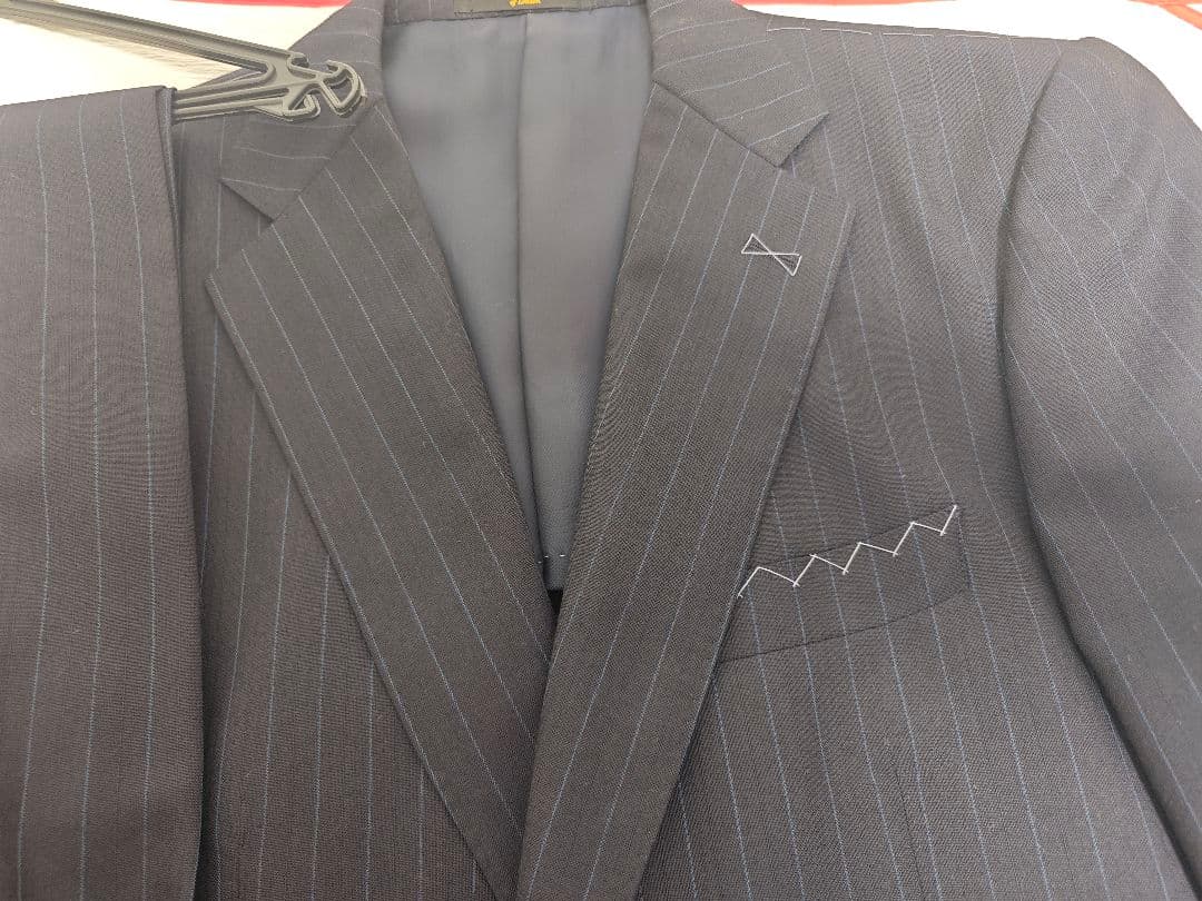 ​【新品・裾上げ前】Savile Rowスーツ 英国生地 濃紺ストライプ【A5】