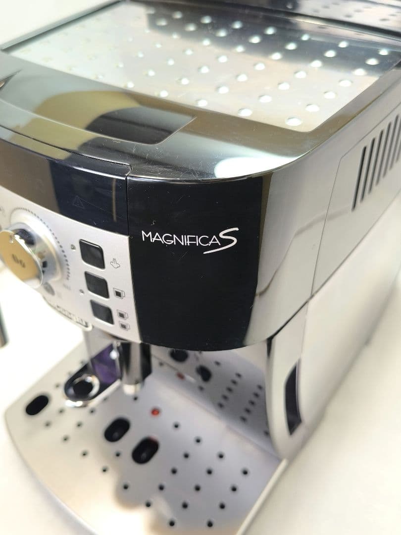 デロンギ　コンパクト全自動コーヒーマシンマグニフィカS ECAM22112B　8