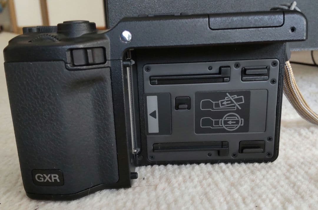 美品　RICOH GXR デジタルカメラ